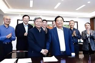 记者：凯恩将照常随国家队备战，但出场时间视脚踝伤势而定